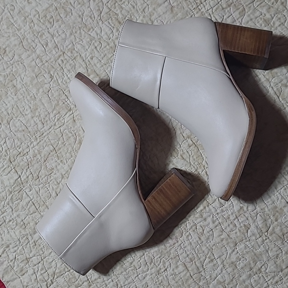 Thursday Boot Co Daisy Modern Beige Handcrafted Leather Boots Size 9.5 And 9